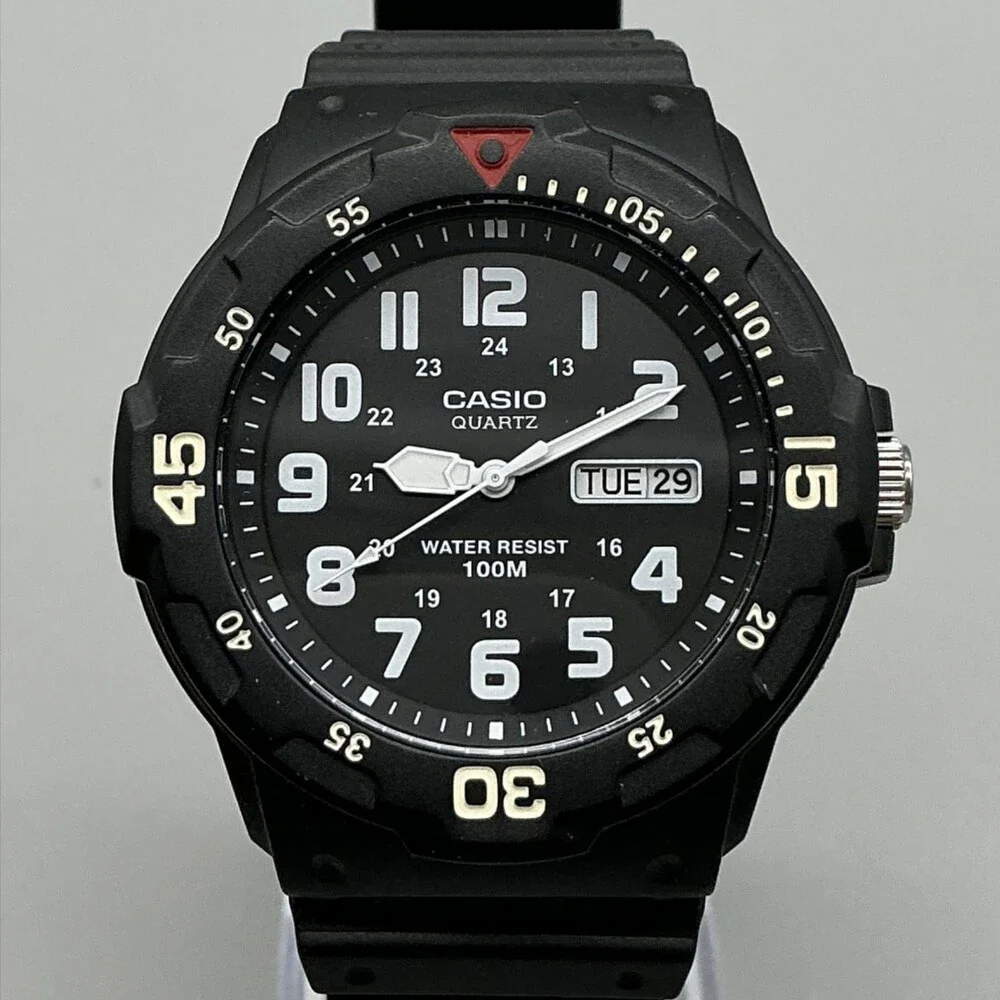 Casio 5125 MRW-200H Mens Watch 44mm Black Dial Day Date 100M New Battery